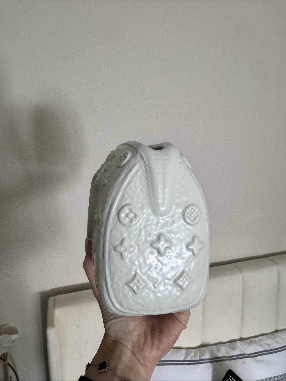 White Embossed Dome-Shape Vase - Picture 2 of 3